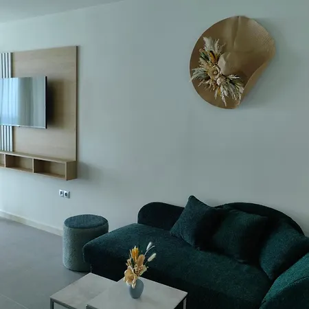 Calithea Aparthotel 3*