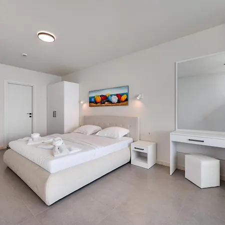 Aparthotel Calithea 3*